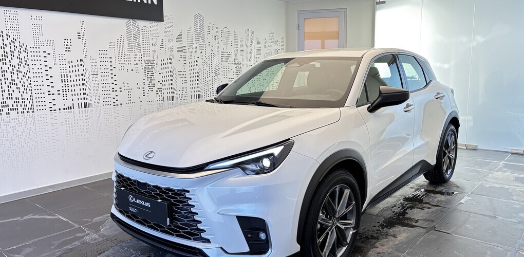 Lexus LBX Elegant + Premium Package