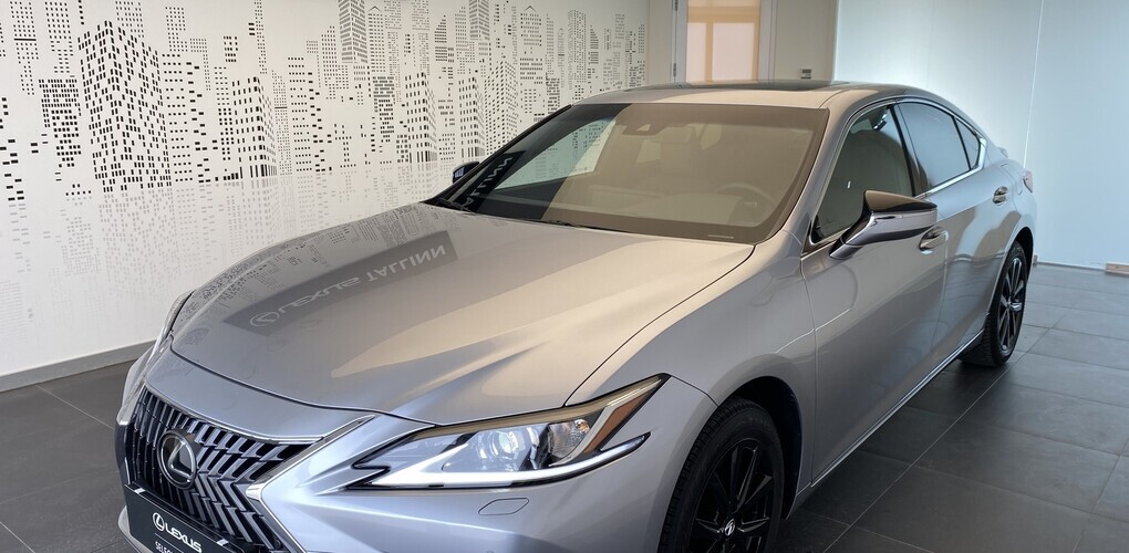 Lexus ES 300h Limited Edition