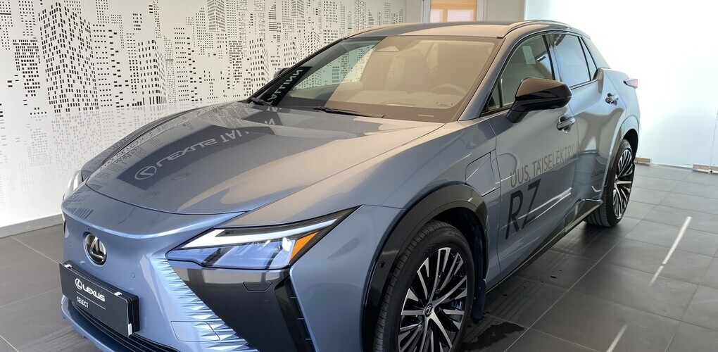 Lexus RZ 450e Luxury